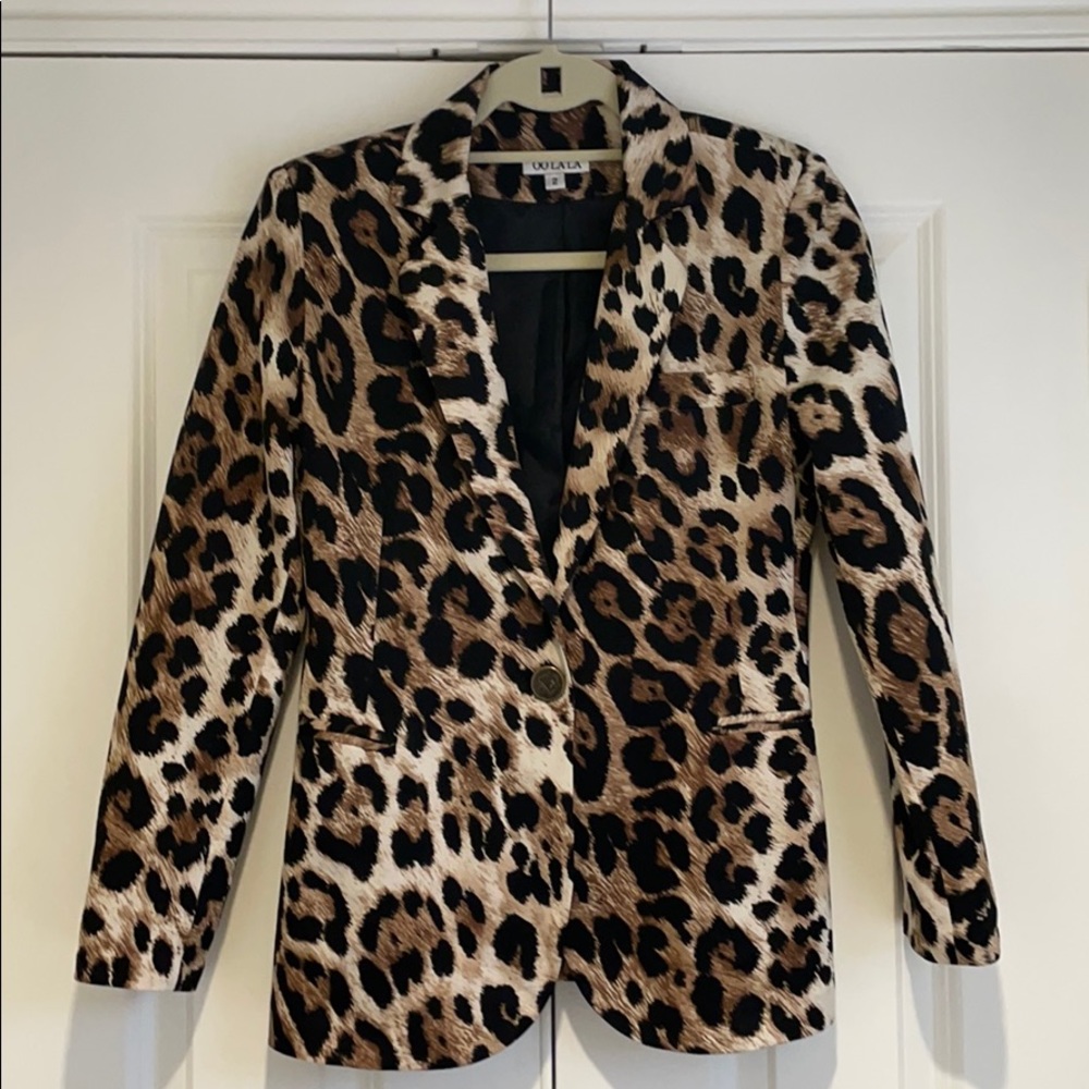 OO LA LA leopard print blazer